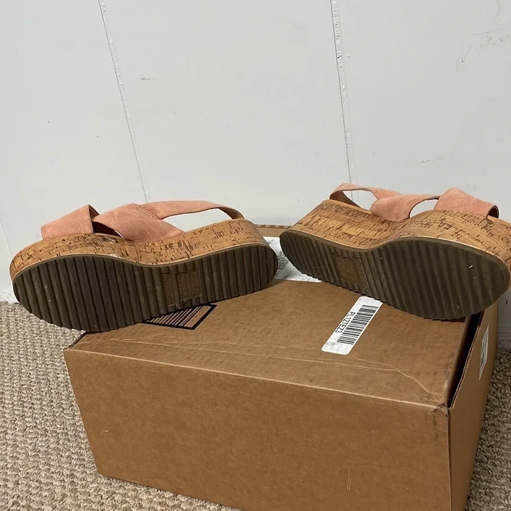 American Eagle platform sandals
